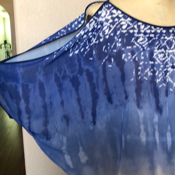 Tops - Picture 4 of 8